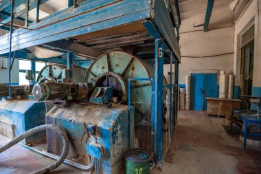 Eski toprak fabrika cihazları