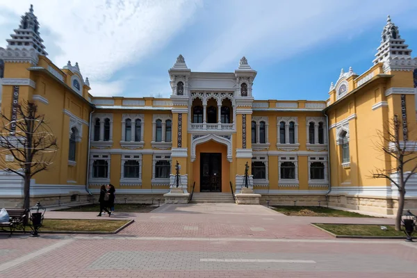 KISLOVODSK, RUSIA - MAYO DE 2017: PRINCIPALES BAÑOS DE NARZÁN — Foto de Stock