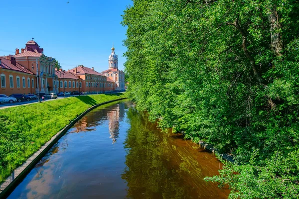 ST.PETERSBURG, RÚSSIA - JUNHO, 2015: MONASTERY — Fotografia de Stock