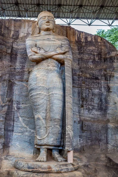 Standing image of Buddha in Gal Vihara — Stock Photo, Image