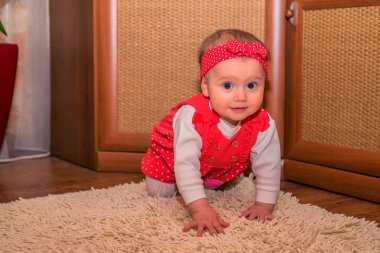 Mutlu bebek gezinmeler katta