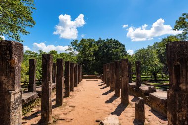 Polonnaruwa salonda izleyici kalıntıları