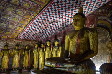 Buda Dambulla içinde meditasyon görüntüleri