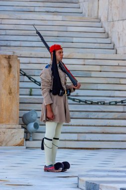 Atina, Yunanistan - Haziran 2011: Evzone görevlisi