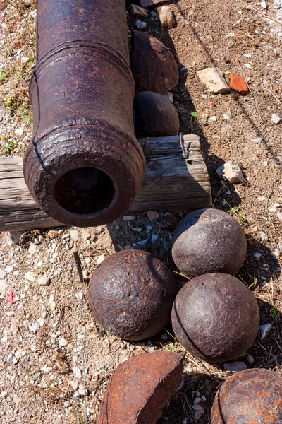 ATHENS, GREECE - JUNE, 2011: Turkish cannon — Stock Photo, Image