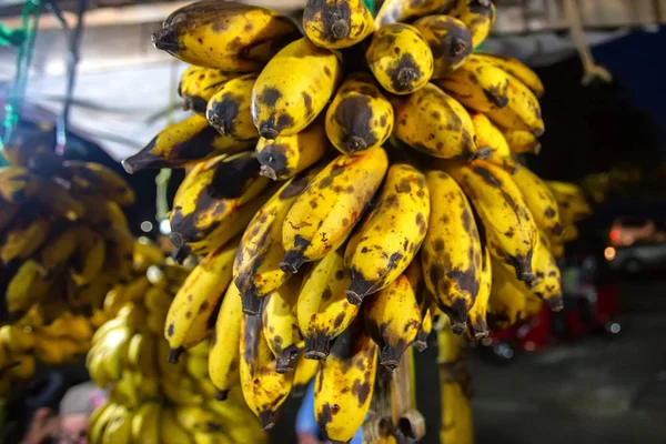 Green and yellow banana — Stock Photo, Image