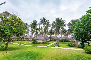 Büyük Giza şehir yükselen piramitler