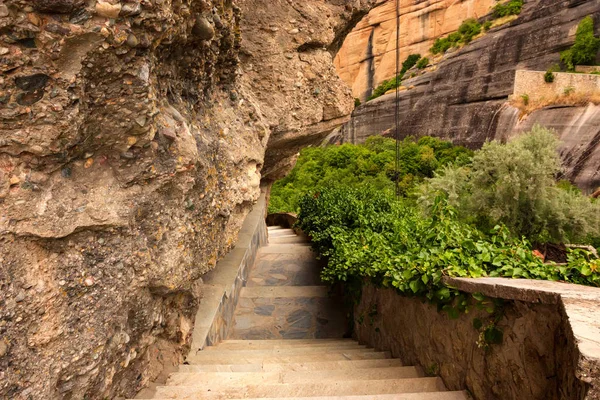 Escaleras de piedra en el Monasterio de Varlaam en Meteora — Foto de Stock