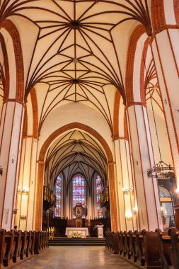 Varşova Katolik kilise iç, Polonya
