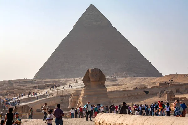 GIZA, EGITTO - FEBBRAIO 2010: La Grande Sfinge di Giza — Foto Stock