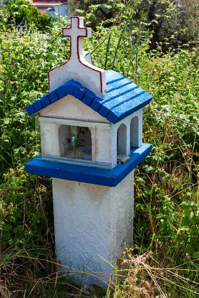 Closeup small Hellenic shrine Proskinitari, Greece — Stock Photo, Image