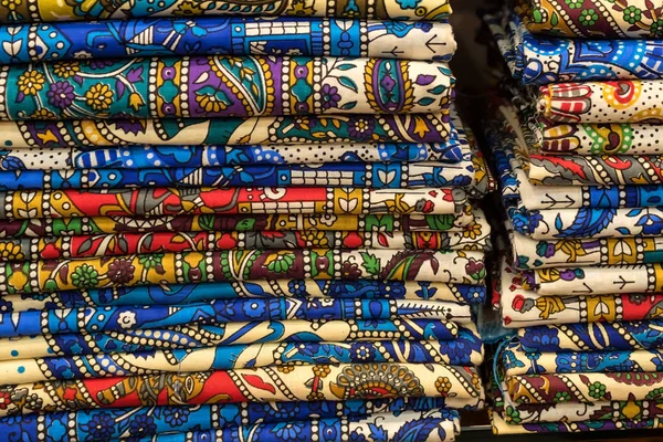 Текстиль і тканина на східному ринку — стокове фото