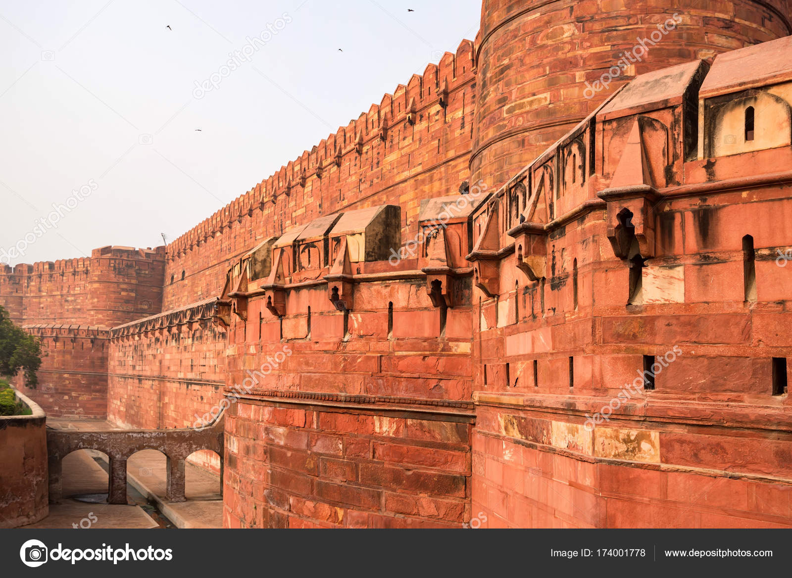 Red Fort Situated In Agra India Stock Photo C Yakov Oskanov