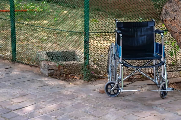 Hastanede Park boş tekerlekli sandalye