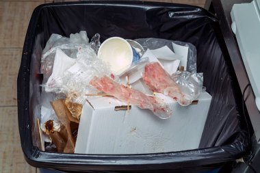 Ketchen çöp kutusu