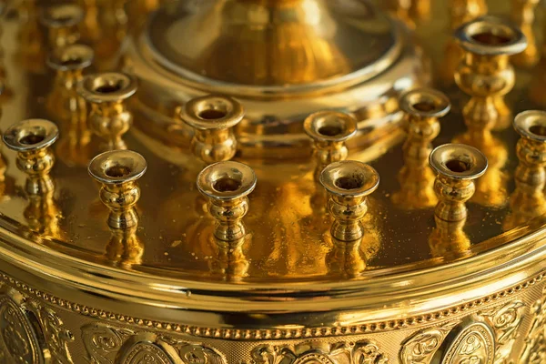 Rus Ortodoks Kilisesi mumlar için stand