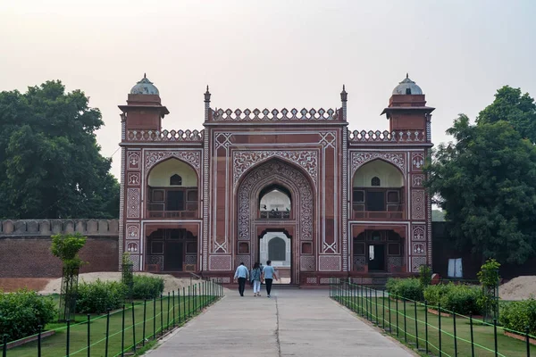 Itimad-ud-fundamentalistische of Baby Taj in Agra, India — Stockfoto