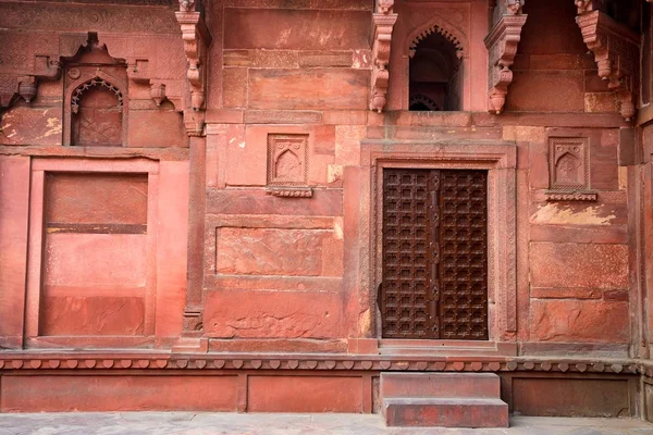 Old vintage red door in India — Stock Photo, Image