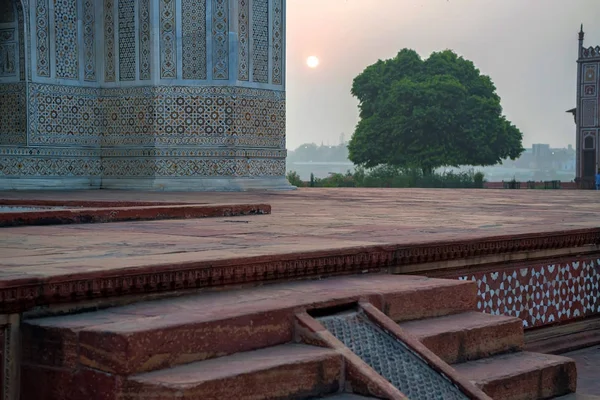 Itimad-ud-fundamentalistische of Baby Taj in Agra, India — Stockfoto