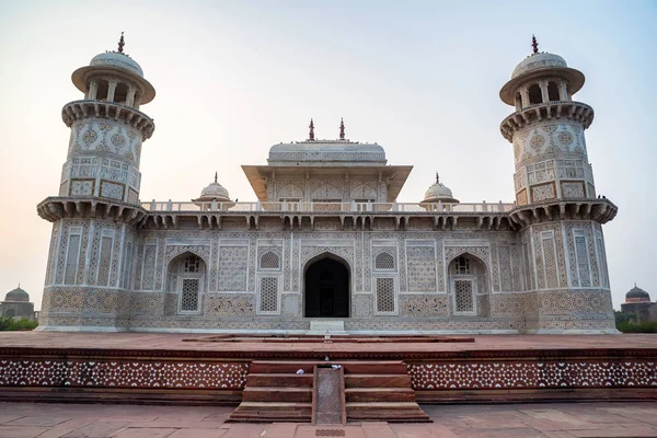 Itimad-ud-fundamentalistische of Baby Taj in Agra, India — Stockfoto