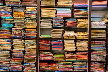 Oryantal Pazar üzerine kumaş ve Tekstil