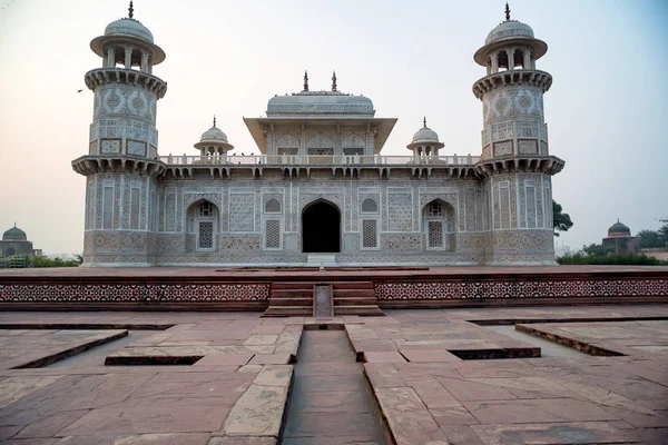 Itimad-ud-Daulah ou Baby Taj em Agra, Índia — Fotografia de Stock