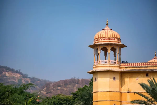 Башта красиві індійському стилі палац — стокове фото