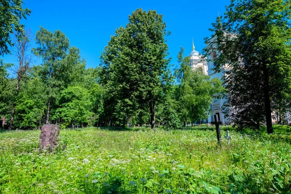 ST.PETERSBURG, RÚSSIA - JUNHO, 2015: MONASTERY — Fotografia de Stock