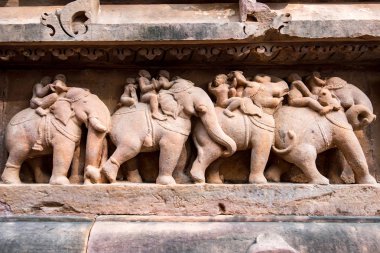 Erotik taşı sadık tapınakta oyma kapatın