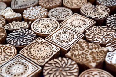 Kumaş boyası için pul kadar kapatın