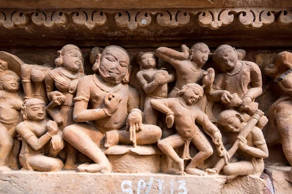 Close-up van genre stone carving in Lakshman tempel — Stockfoto