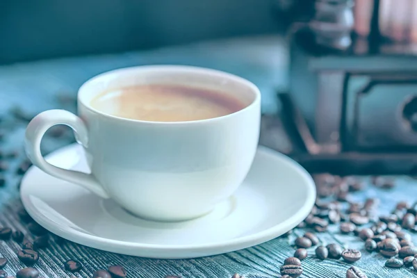 커피 한잔과 함께 아늑한 겨울 설정 — 스톡 사진