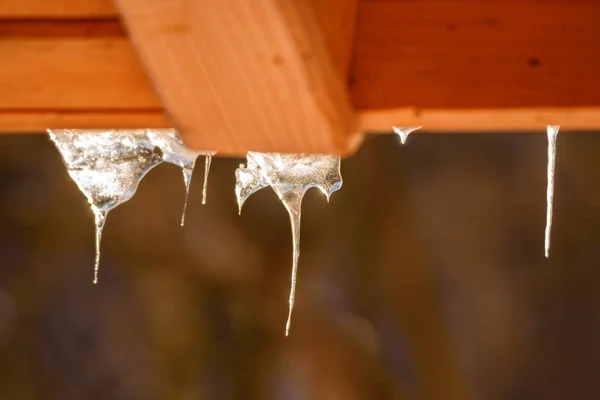 Buz sarkıtları Close-Up — Stok fotoğraf