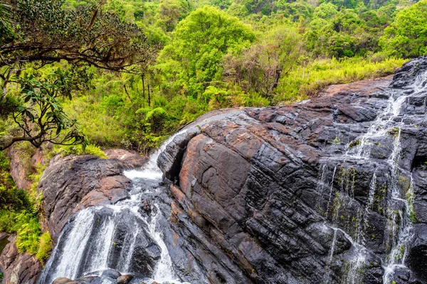 Hermosa cascada tropical — Foto de Stock