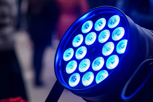 Açık sahne mavi ışık kaynağı