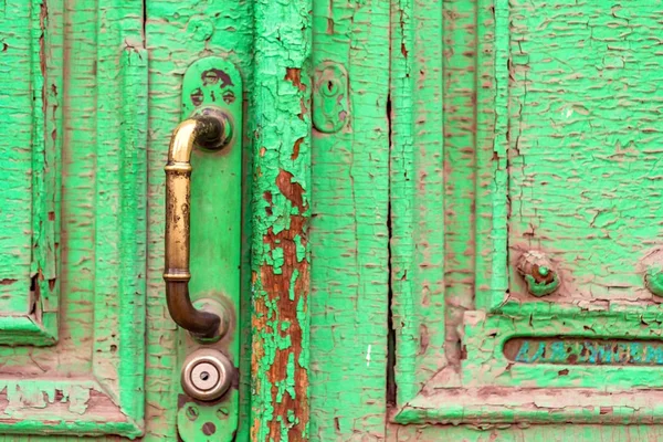 Zbliżenie: stary brąz drzwi pokrętło — Zdjęcie stockowe