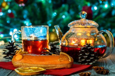 Çay, mum ışığı ve eklerleri rahat natürmort