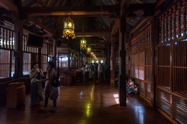 Kandy, Sri Lanka - Kasım 2013: tapınak diş