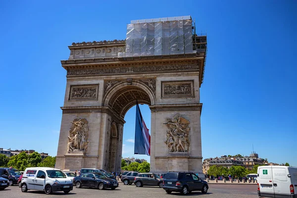 PARÍS, FRANCIA - JUNIO 2014: Arco del Triunfo — Foto de Stock