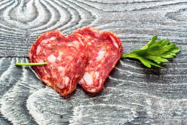 Tütsülenmiş sosis ve sebze yakın çekim