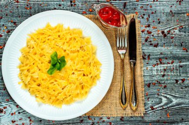 Geleneksel İtalyan makarna veya peynir ile fussili