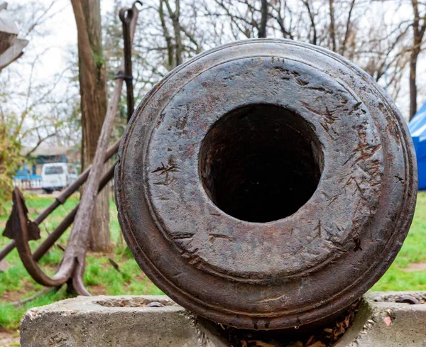 Close Muzzle Old Cannon Exposed Embankment Sevastopol Port City — Stock Photo, Image