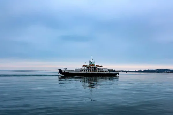 Ferry em Sevastopol Bay — Fotografia de Stock