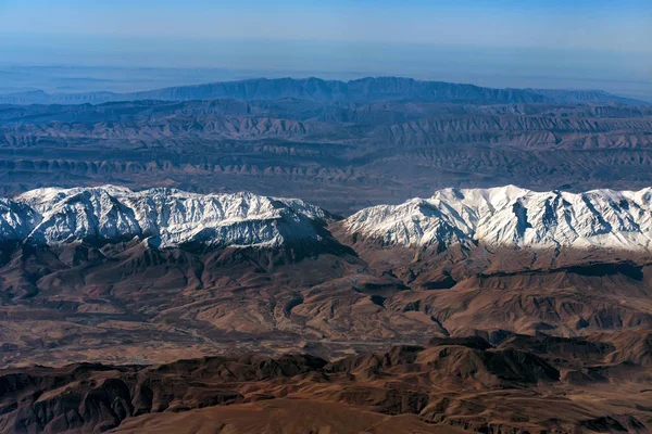 Vista aérea da montanha a partir de aeronaves — Fotografia de Stock