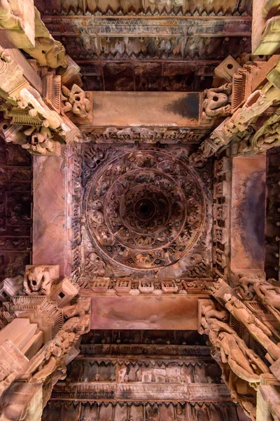 KHAJURAHO, INDIA - NOVEMBER 10, 2017: Dome of Lakshmana Temple in Khajuraho — Stock Photo, Image