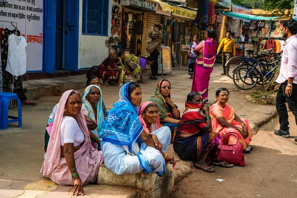 Jaipur, India - 2017. November 9.: Azonosítatlan indiai nők utcában, csoportja — Stock Fotó