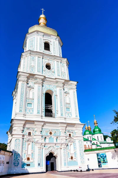 Kyjev, Unkraine - 8. června 2012: Zobrazení Saint Sophia Cathedral zvonice v Kyjevě — Stock fotografie