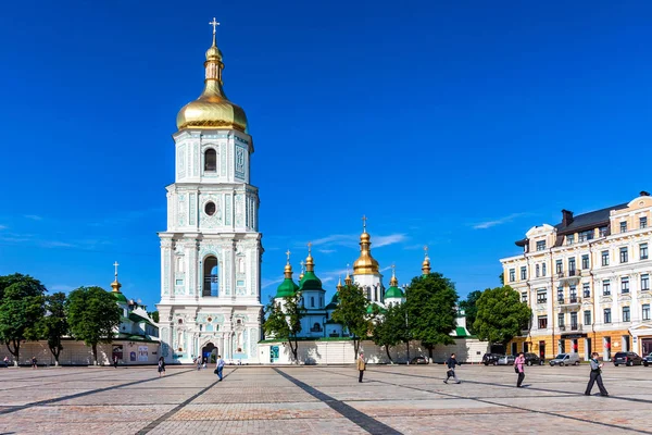 KIEV, UNKRAINE - JUNHO 8, 2012: Vista da Catedral de Santa Sofia em Kiev — Fotografia de Stock