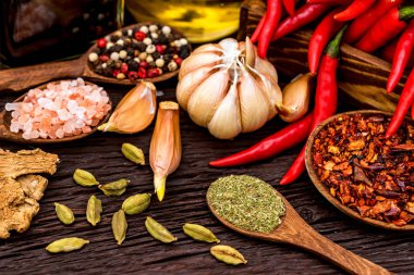 Biber ve çeşitli baharatlar ile kompozisyon