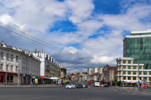 KAZAN, RUSIA - 5 de junio de 2016: Vista de las calles de Kazán, Rusia — Foto de Stock